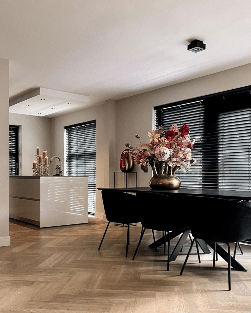 Oscar beige eiken PVC visgraat houtenshuisje