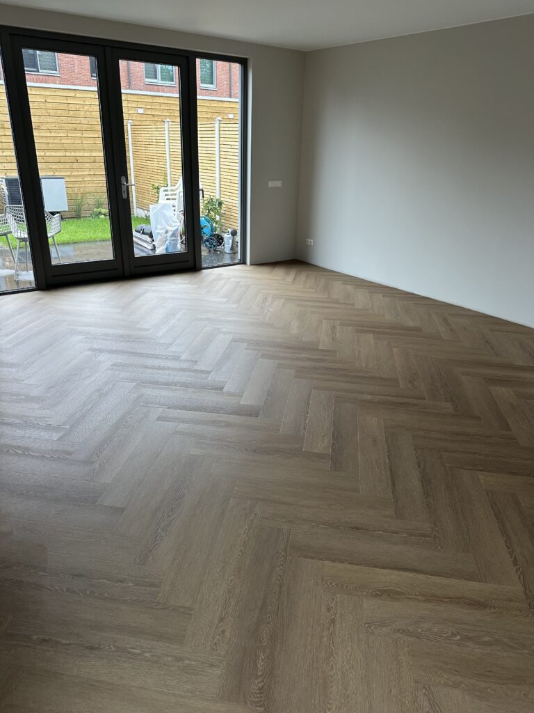 Visgraat Vtwonen walvisgraat sunkissed PVC vloer van Stile Floors – stijlvol en duurzaam van Stile Floors.