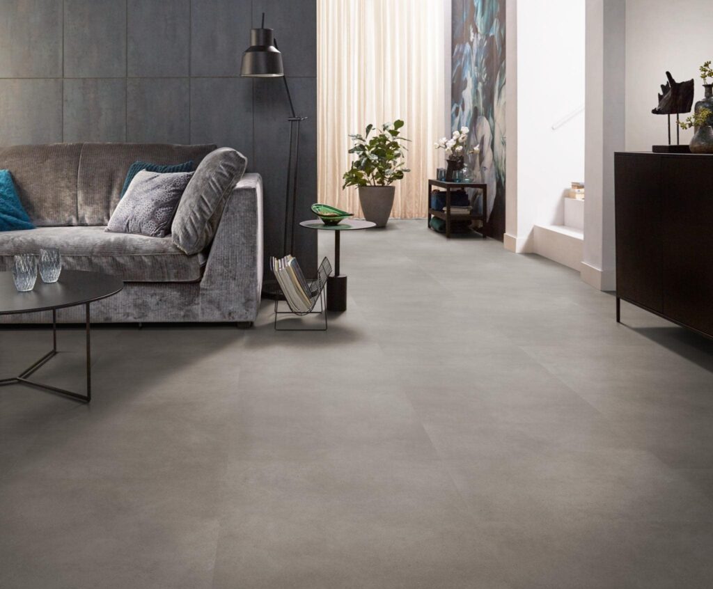 Vloertegel Strong Taupe PVC vloer van Stile Floors – stijlvol en duurzaam van Stile Floors.