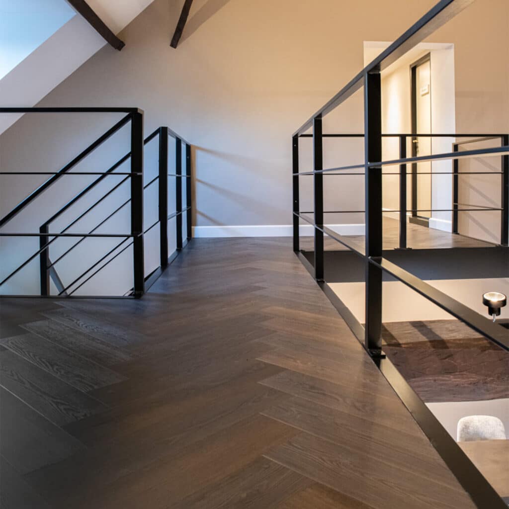 Oscar donker bruin eiken PVC visgraat walvisgraat