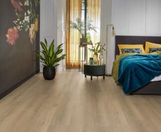 Stroken Harbor warm eiken PVC vloer van Stile Floors – warme houtlook voor huiselijke ruimtes.