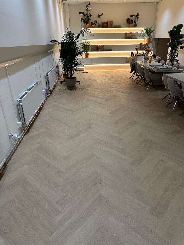 Core beige eiken visgraat PVC vloer