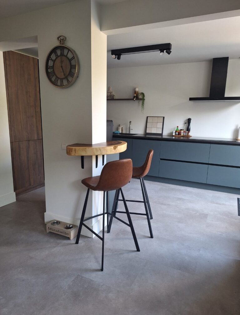 Vloertegel Floris lichtgrijs PVC vloer van Stile Floors – stijlvol en duurzaam van Stile Floors.