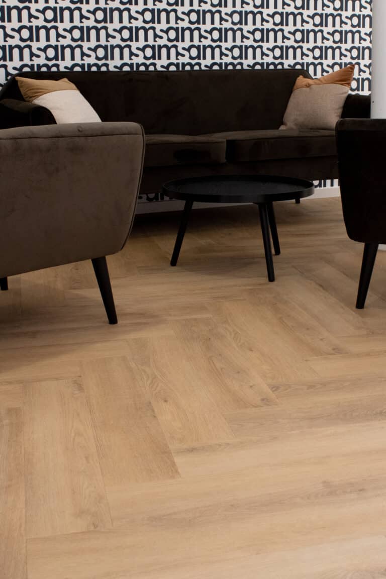 Sophia beige eiken walvisgraat visgraat PVC samsam offices Amsterdam