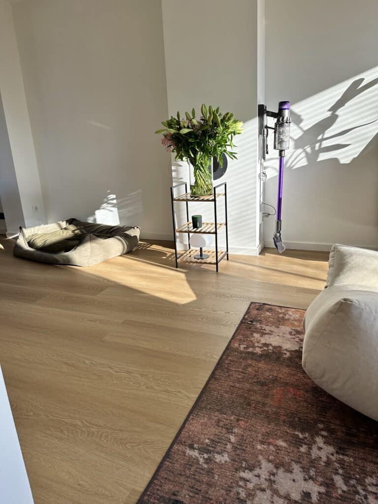 PVC stroken Vivian warm bruin eiken