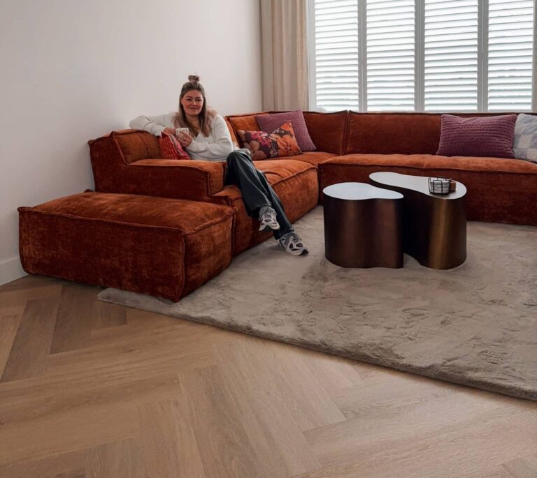 Aangepast formaat Sanne Smeets Vivian beige eiken XL visgraat