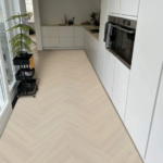 Nove-beige-eiken-EVC-Visgraat - Stile Floors
