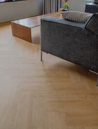 Sophia warm bruin eiken PVC visgraat vloer