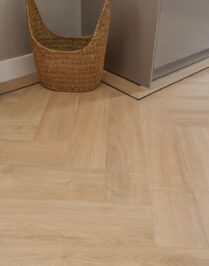 Sophia warm bruin eiken PVC visgraat vloer