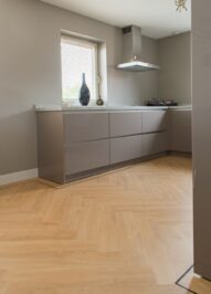 Sophia warm bruin eiken PVC visgraat vloer